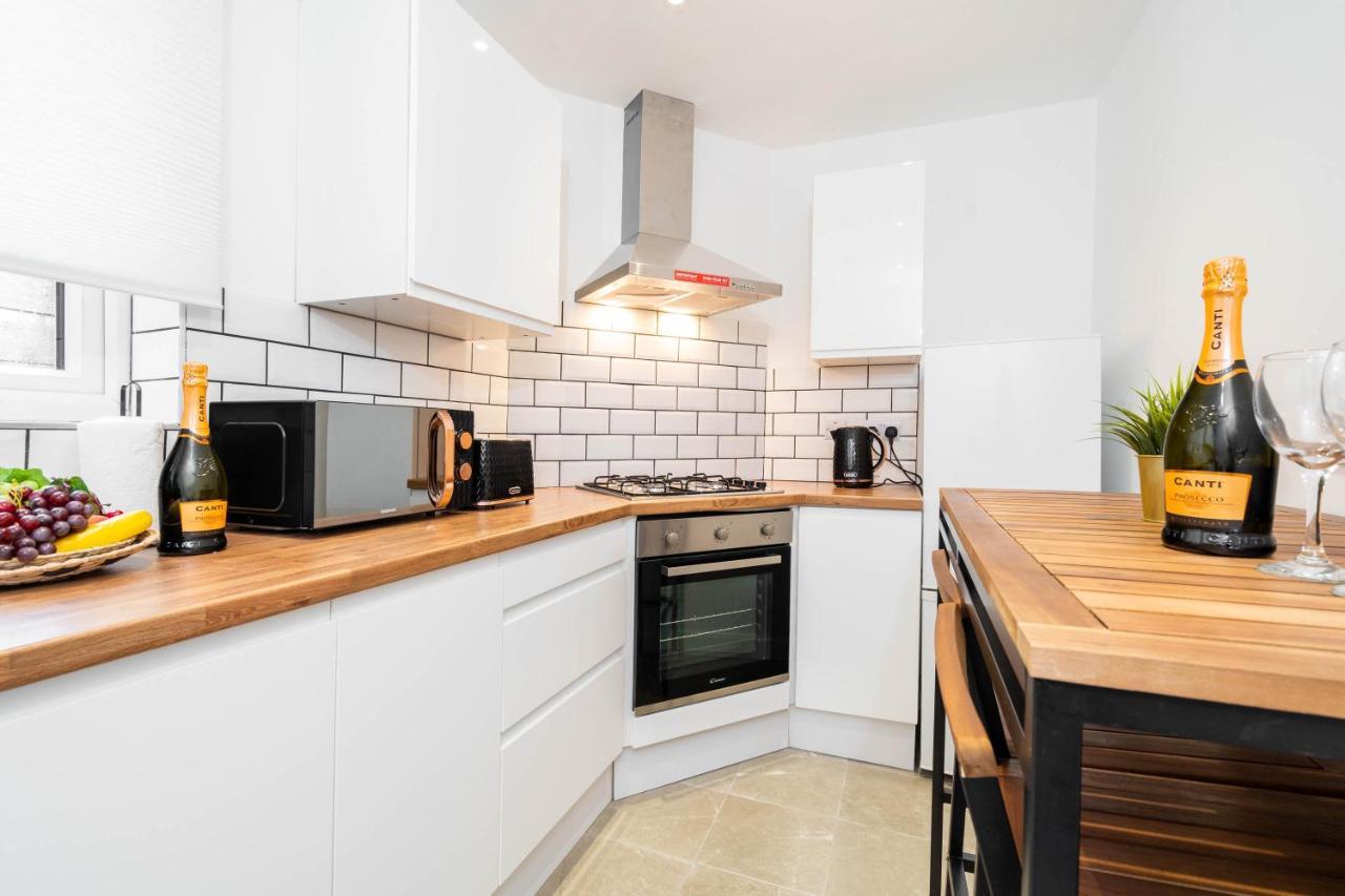 Two Bedroom Apartment - En Suites - Smart Tv'S - Wifi - Netflix - Bearwood 伯明翰 外观 照片