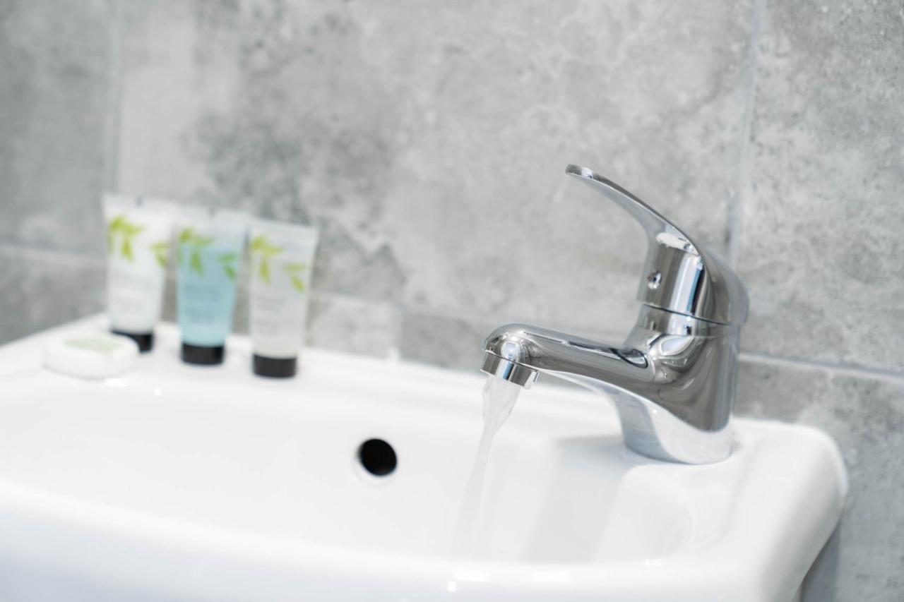 Two Bedroom Apartment - En Suites - Smart Tv'S - Wifi - Netflix - Bearwood 伯明翰 外观 照片