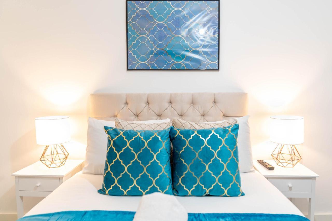 Two Bedroom Apartment - En Suites - Smart Tv'S - Wifi - Netflix - Bearwood 伯明翰 外观 照片